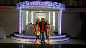 fra de giu palast.jpg